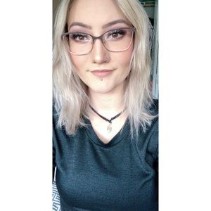 Meet your Posher, Makayla